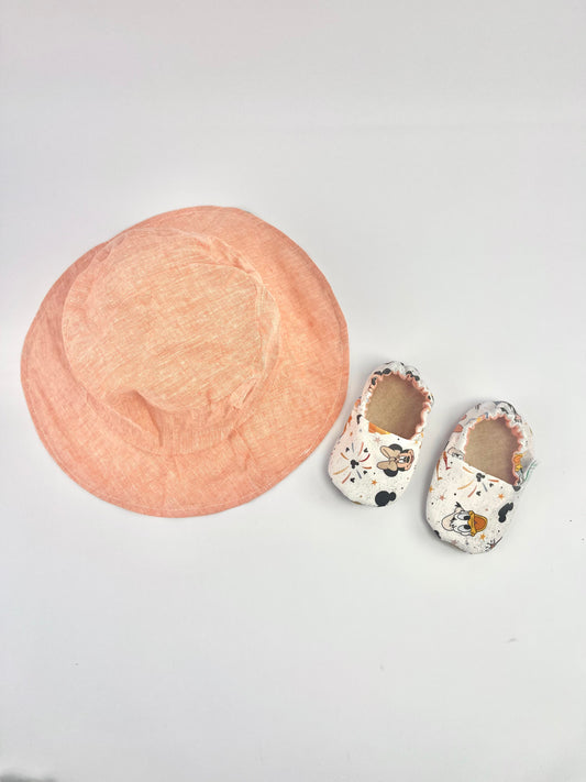 Conjunto Reversível Mickey Peach com Chapéu & Sapatos
